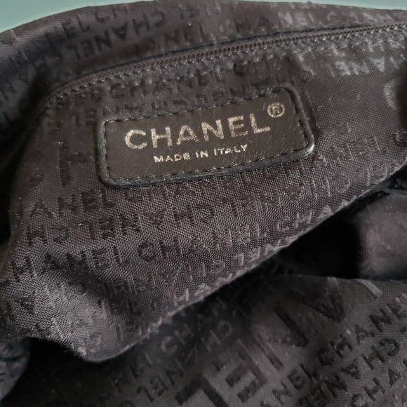 Chanel Hobo - Picture 7 of 8
